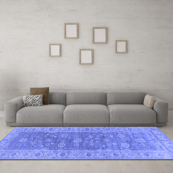 Machine Washable Oriental Blue Traditional Rug in a Living Room, wshurb1423blu