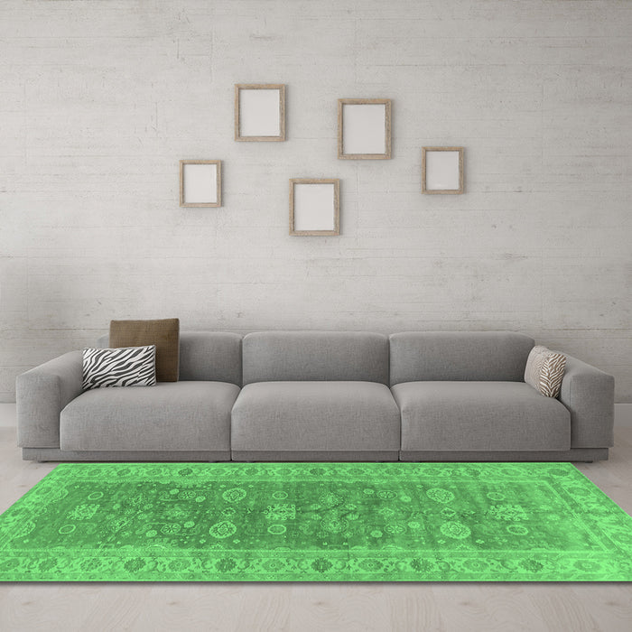Machine Washable Oriental Emerald Green Traditional Area Rugs in a Living Room,, wshurb1423emgrn