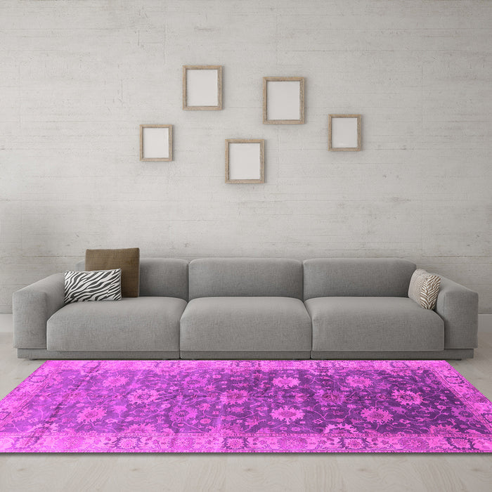 Machine Washable Oriental Pink Traditional Rug in a Living Room, wshurb1424pnk