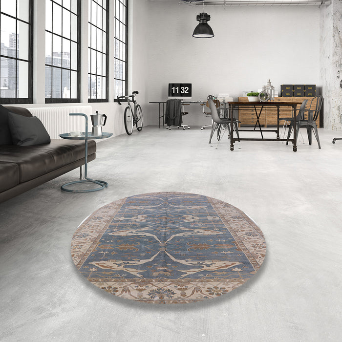 Round Mid-Century Modern Silver Pink Oriental Rug in a Office, urb1426