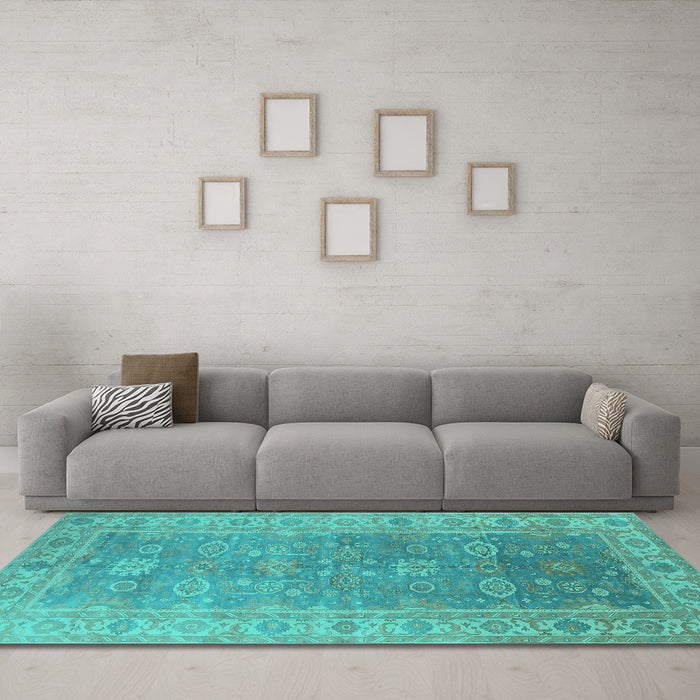 Machine Washable Oriental Turquoise Traditional Area Rugs in a Living Room,, wshurb1427turq