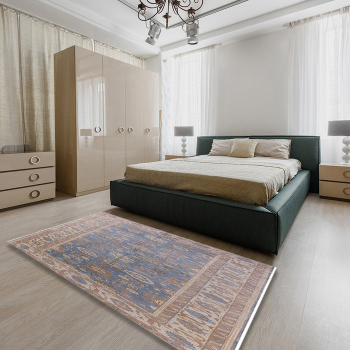 Mid-Century Modern Rose Purple Oriental Rug in a Bedroom, urb1427