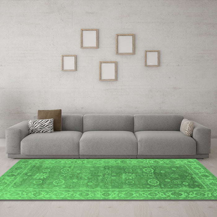 Machine Washable Oriental Emerald Green Traditional Area Rugs in a Living Room,, wshurb1427emgrn
