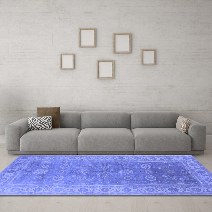 Machine Washable Oriental Blue Traditional Rug in a Living Room, wshurb1427blu