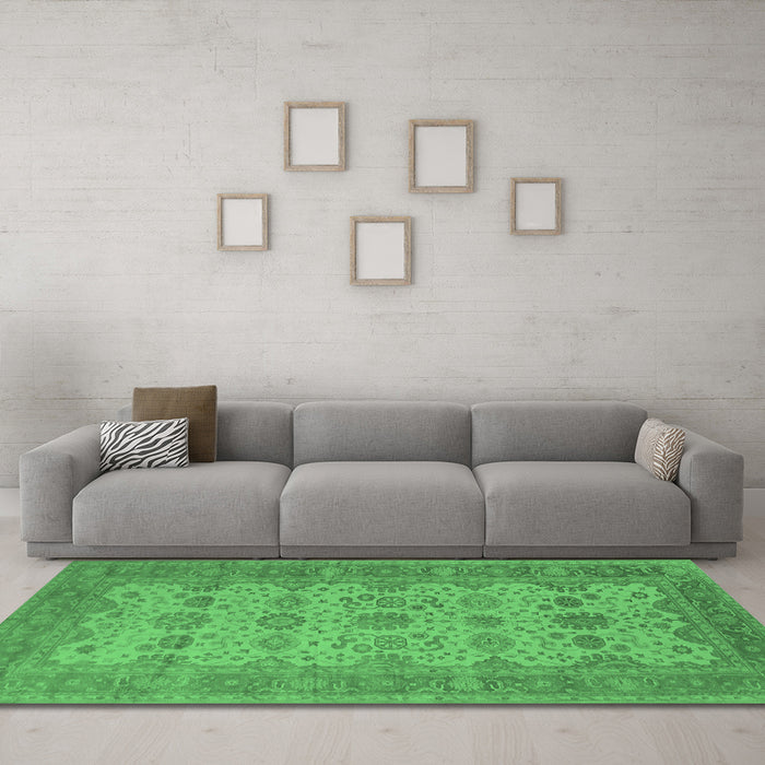 Machine Washable Oriental Emerald Green Traditional Area Rugs in a Living Room,, wshurb1428emgrn