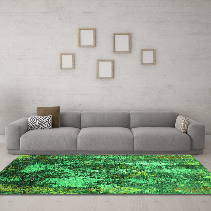 Machine Washable Oriental Green Industrial Area Rugs in a Living Room,, wshurb1432grn