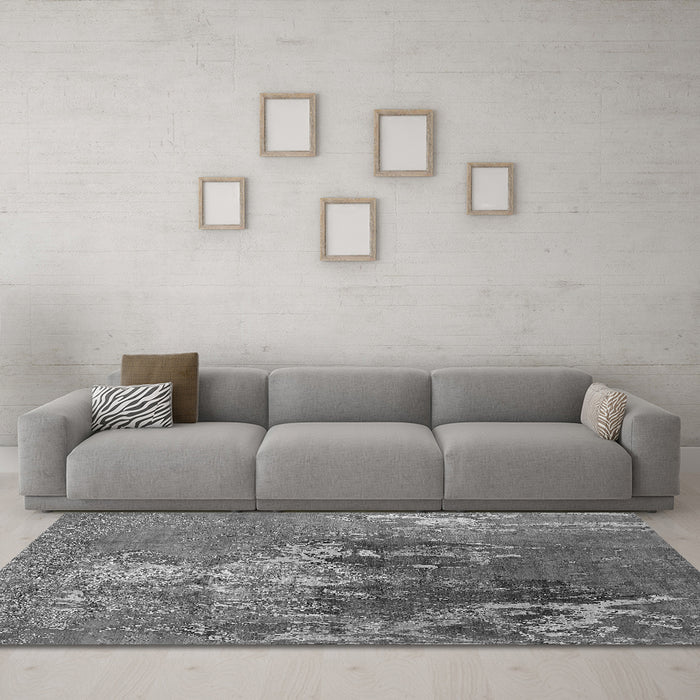 Machine Washable Oriental Gray Industrial Rug in a Living Room,, wshurb1456gry