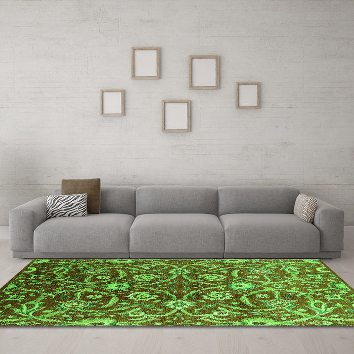 Machine Washable Oriental Green Industrial Area Rugs in a Living Room,, wshurb1466grn