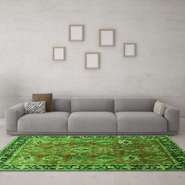 Machine Washable Oriental Green Traditional Area Rugs in a Living Room,, wshurb1467grn