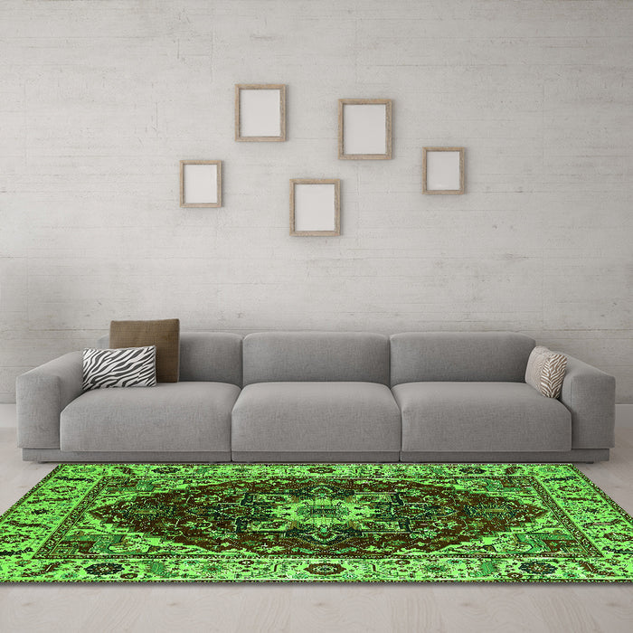 Machine Washable Persian Green Traditional Area Rugs in a Living Room,, wshurb1469grn