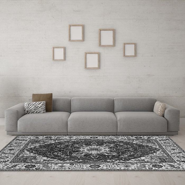 Machine Washable Persian Gray Traditional Rug in a Living Room,, wshurb1469gry