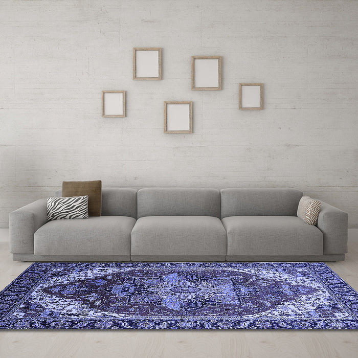 Machine Washable Persian Blue Traditional Rug in a Living Room, wshurb1470blu