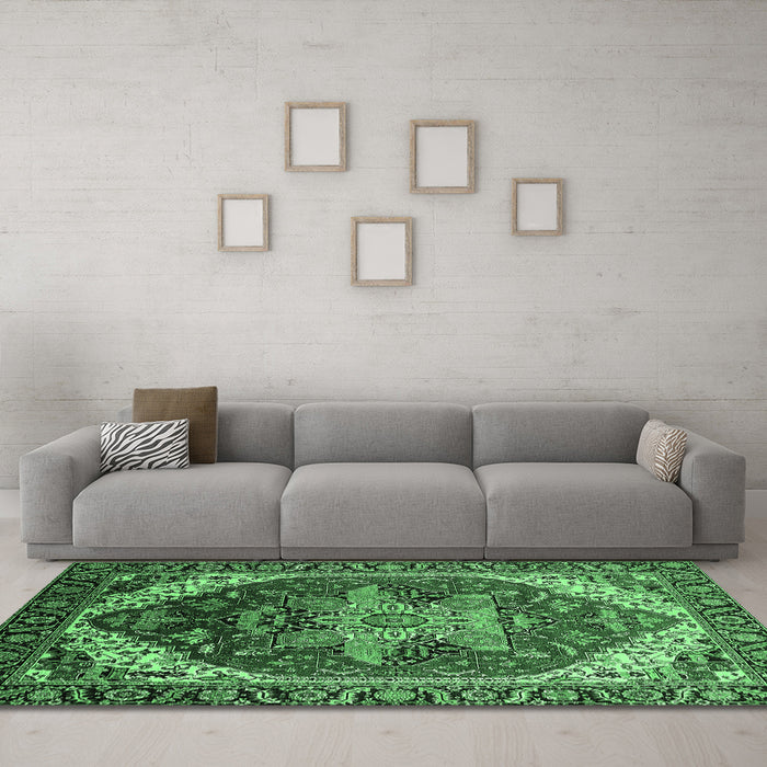 Machine Washable Persian Emerald Green Traditional Area Rugs in a Living Room,, wshurb1470emgrn
