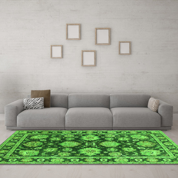 Machine Washable Oriental Green Traditional Area Rugs in a Living Room,, wshurb1471grn