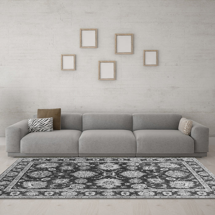 Machine Washable Oriental Gray Traditional Rug in a Living Room,, wshurb1471gry