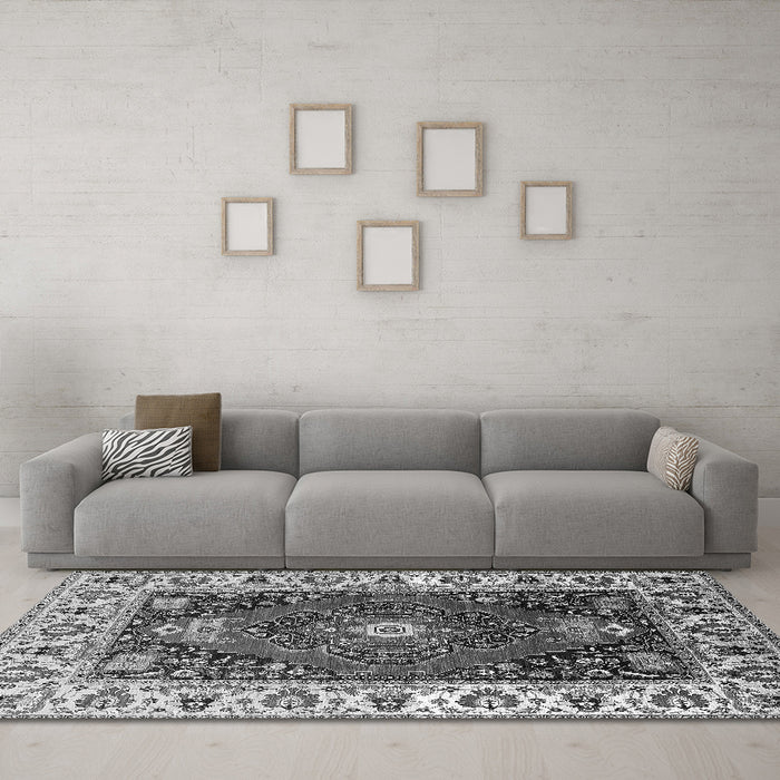 Machine Washable Persian Gray Traditional Rug in a Living Room,, wshurb1472gry