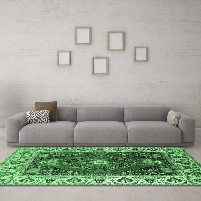 Machine Washable Persian Emerald Green Traditional Area Rugs in a Living Room,, wshurb1472emgrn