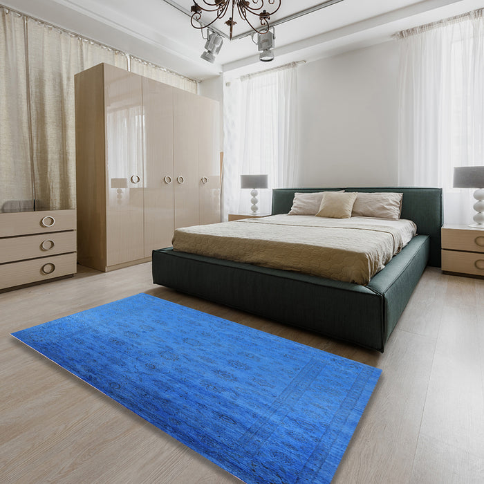 Mid-Century Modern Neon Blue Persian Rug in a Bedroom, urb1475