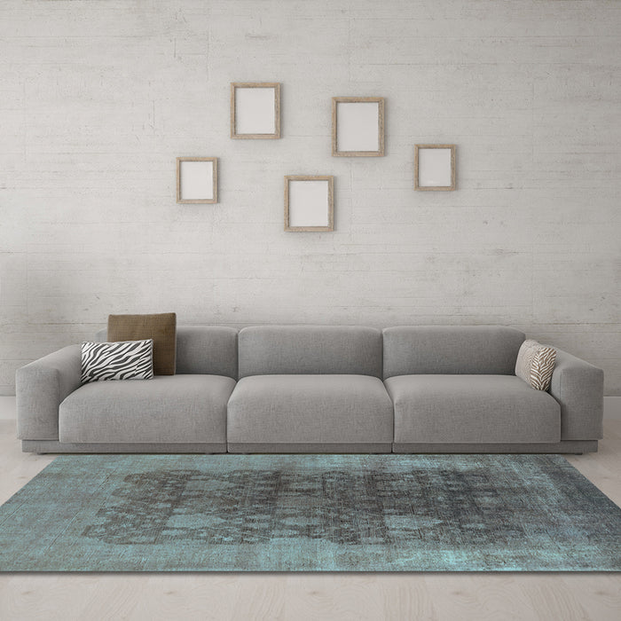Machine Washable Oriental Light Blue Traditional Rug in a Living Room, wshurb1478lblu