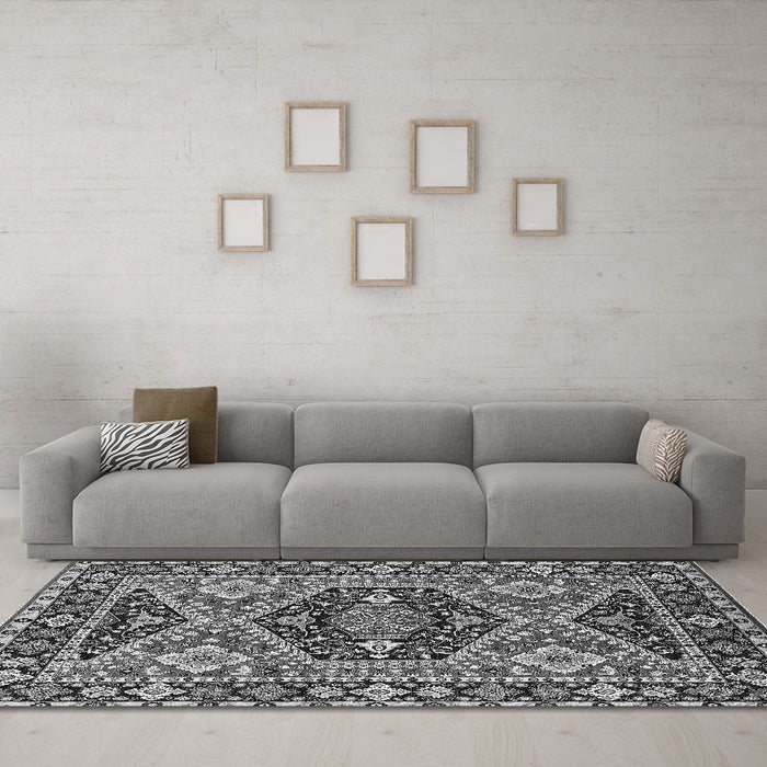 Machine Washable Persian Gray Traditional Rug in a Living Room,, wshurb1485gry