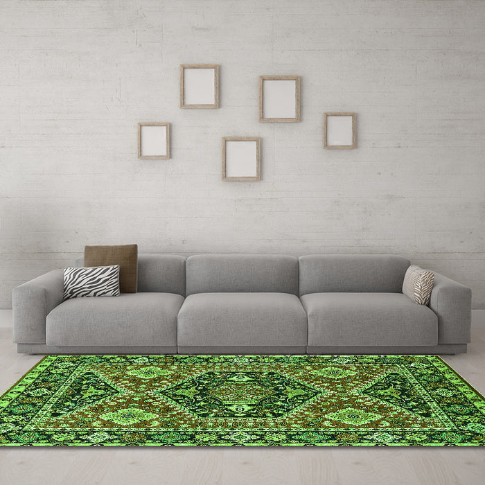 Machine Washable Persian Green Traditional Area Rugs in a Living Room,, wshurb1485grn