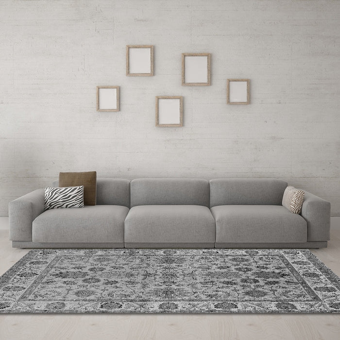 Machine Washable Oriental Gray Industrial Rug in a Living Room,, wshurb1523gry