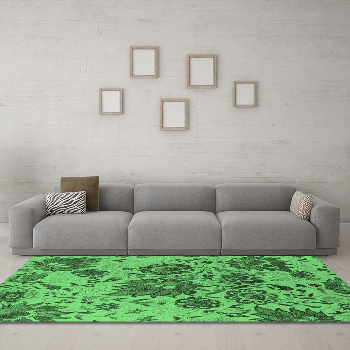 Machine Washable Oriental Emerald Green Industrial Area Rugs in a Living Room,, wshurb1530emgrn