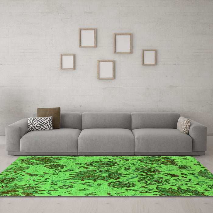 Machine Washable Oriental Green Industrial Area Rugs in a Living Room,, wshurb1530grn