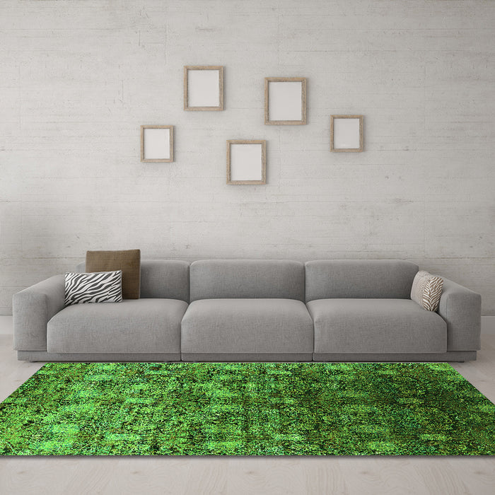 Machine Washable Oriental Green Industrial Area Rugs in a Living Room,, wshurb1533grn