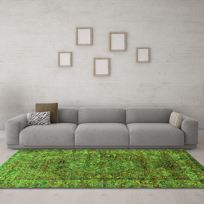 Machine Washable Oriental Green Industrial Area Rugs in a Living Room,, wshurb1537grn