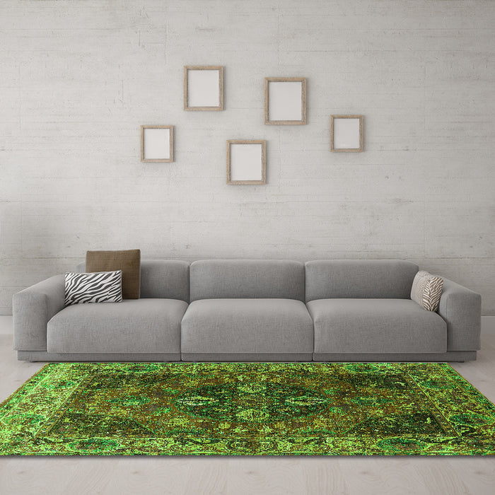 Machine Washable Oriental Green Industrial Area Rugs in a Living Room,, wshurb1538grn