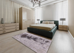 Mid-Century Modern Mauve Taupe Purple Oriental Rug in a Bedroom, urb1543