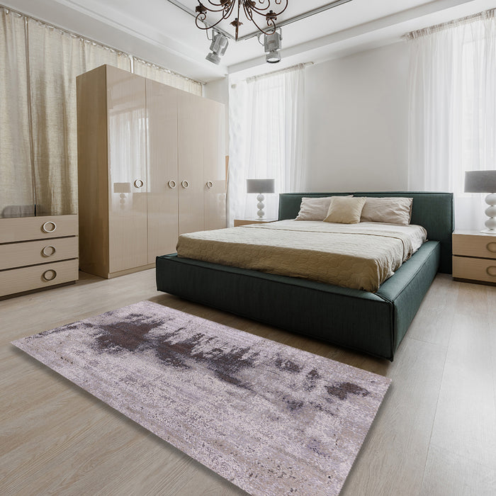 Mid-Century Modern Mauve Taupe Purple Oriental Rug in a Bedroom, urb1543