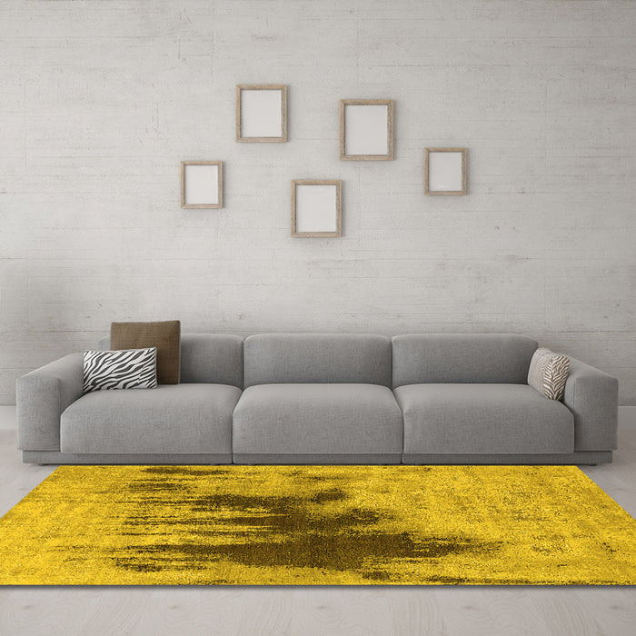 Machine Washable Oriental Yellow Industrial Rug in a Living Room, wshurb1543yw