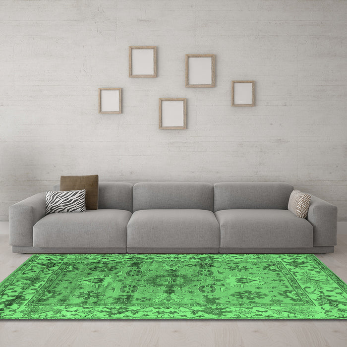Machine Washable Oriental Emerald Green Industrial Area Rugs in a Living Room,, wshurb1545emgrn