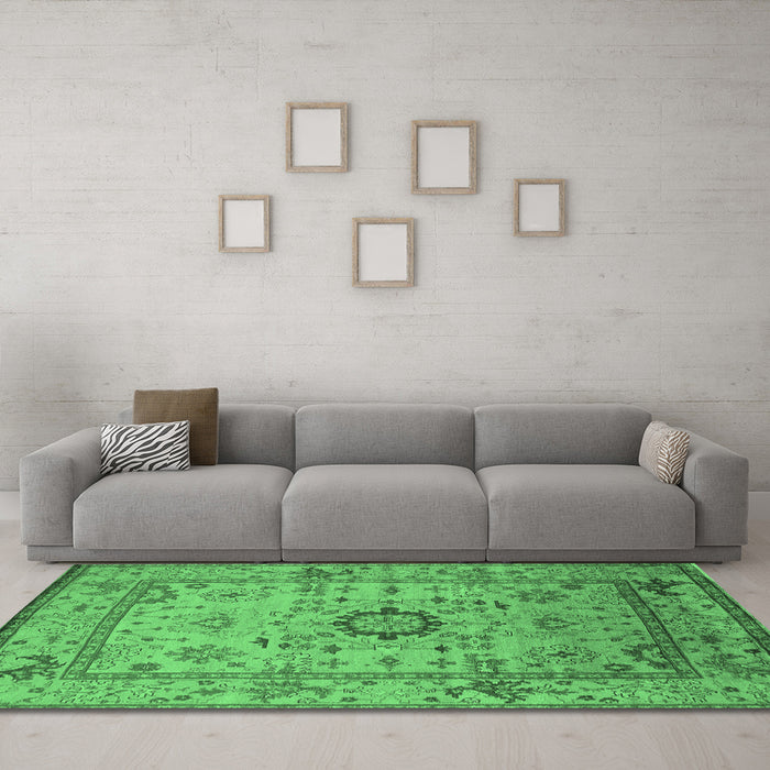 Machine Washable Oriental Emerald Green Industrial Area Rugs in a Living Room,, wshurb1548emgrn