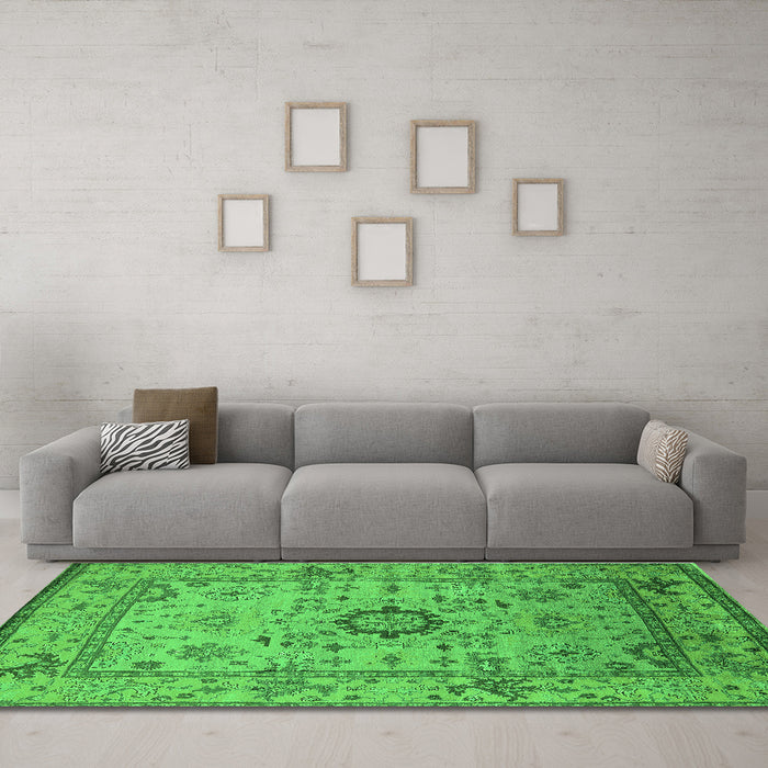 Machine Washable Oriental Green Industrial Area Rugs in a Living Room,, wshurb1548grn