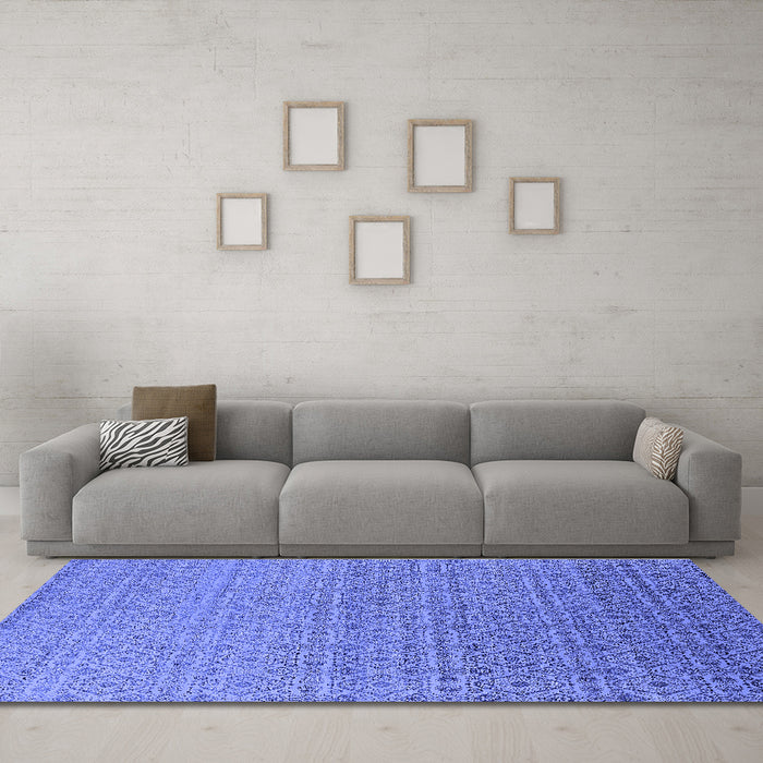 Machine Washable Oriental Blue Industrial Rug in a Living Room, wshurb1551blu
