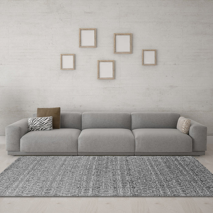 Machine Washable Oriental Gray Industrial Rug in a Living Room,, wshurb1551gry