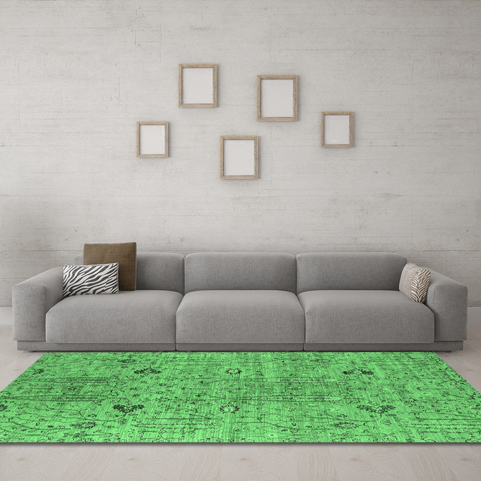 Machine Washable Oriental Emerald Green Industrial Area Rugs in a Living Room,, wshurb1552emgrn