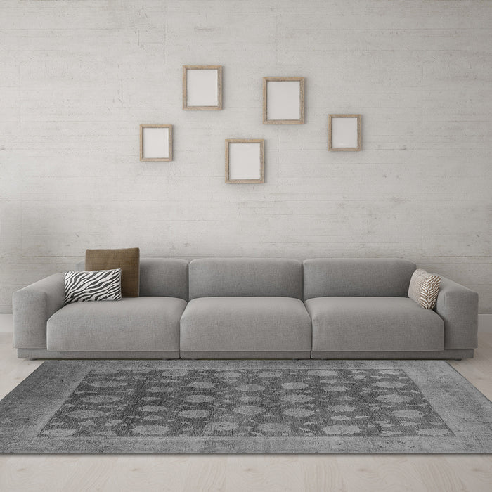 Machine Washable Oriental Gray Industrial Rug in a Living Room,, wshurb1554gry