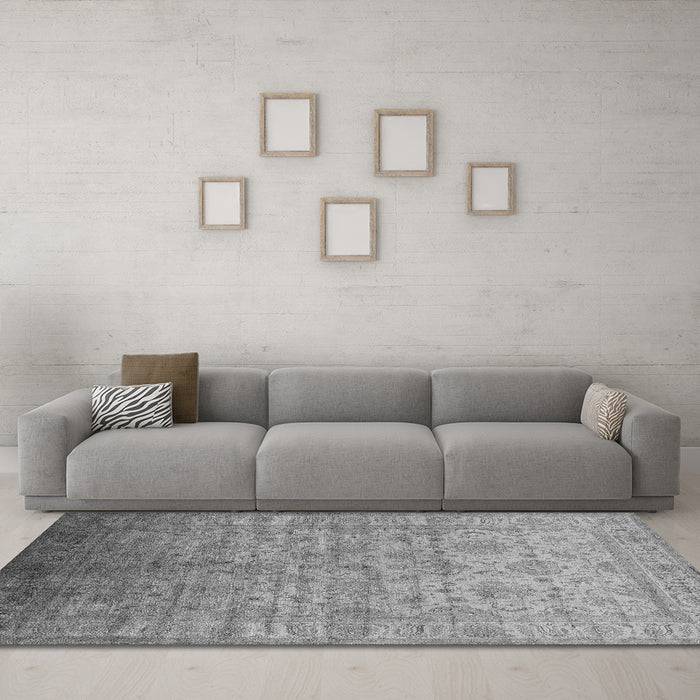 Machine Washable Oriental Gray Industrial Rug in a Living Room,, wshurb1556gry