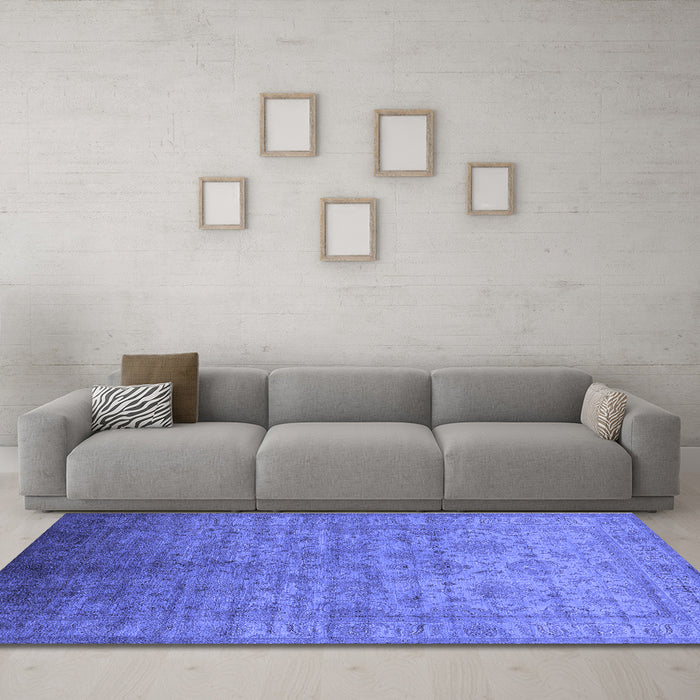 Machine Washable Oriental Blue Industrial Rug in a Living Room, wshurb1556blu