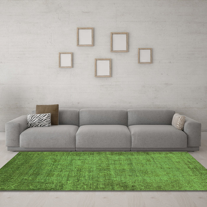 Machine Washable Oriental Green Industrial Area Rugs in a Living Room,, wshurb1557grn