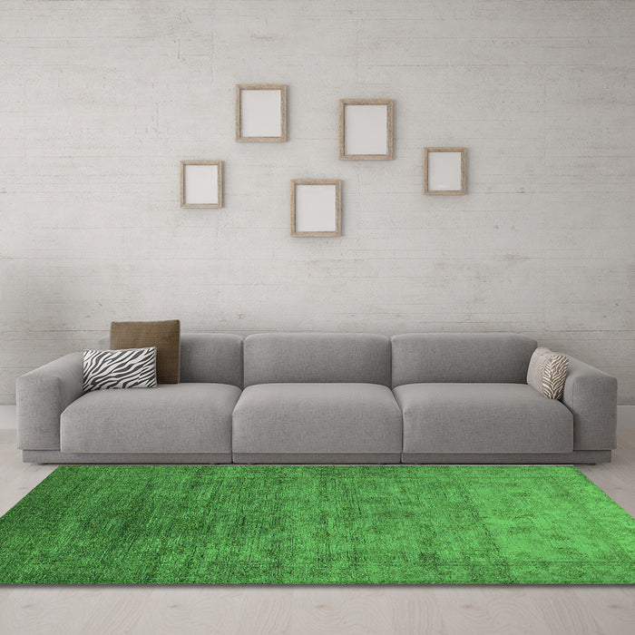 Machine Washable Oriental Green Industrial Area Rugs in a Living Room,, wshurb1559grn