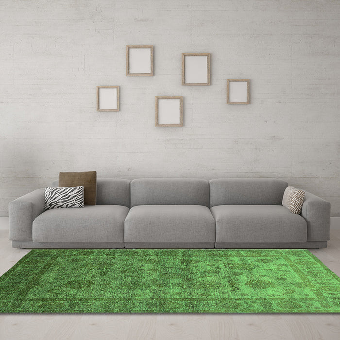 Machine Washable Oriental Green Industrial Area Rugs in a Living Room,, wshurb1561grn