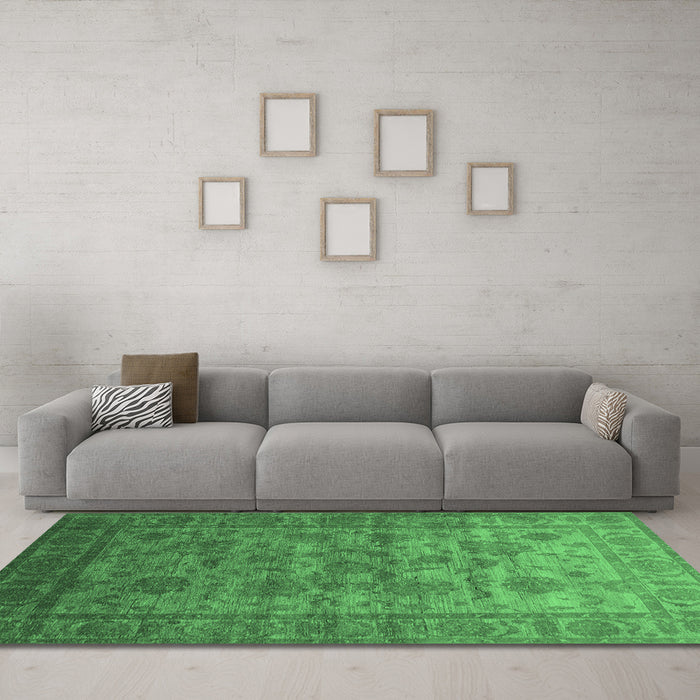 Machine Washable Oriental Emerald Green Industrial Area Rugs in a Living Room,, wshurb1561emgrn