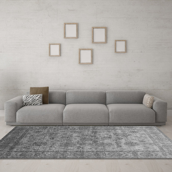 Machine Washable Oriental Gray Industrial Rug in a Living Room,, wshurb1561gry