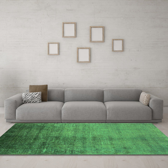 Machine Washable Oriental Green Industrial Area Rugs in a Living Room,, wshurb1563grn