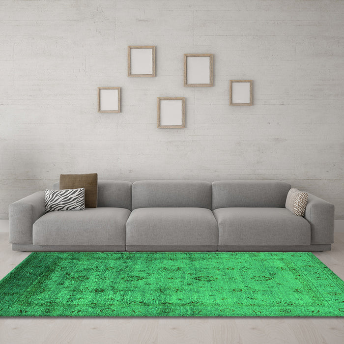 Machine Washable Oriental Green Industrial Area Rugs in a Living Room,, wshurb1568grn